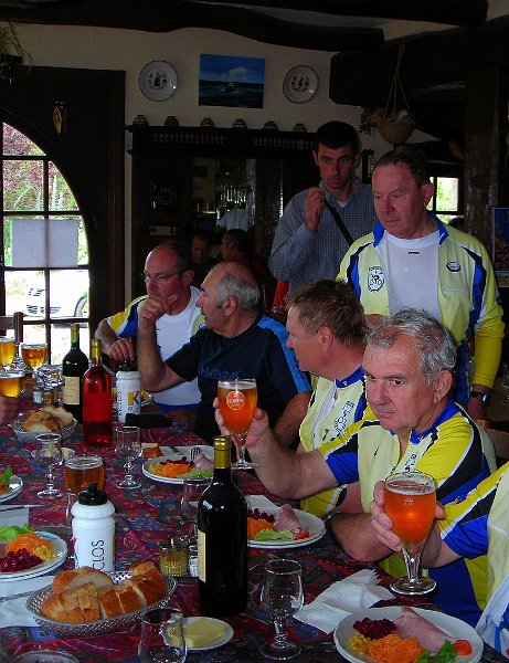 2010-05-27 03 Locmariaquer Le Resto.JPG